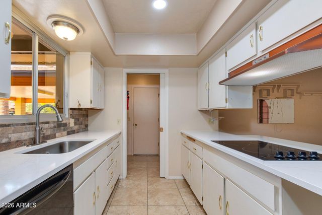 212 E MINTON Drive, Tempe, AZ 85282