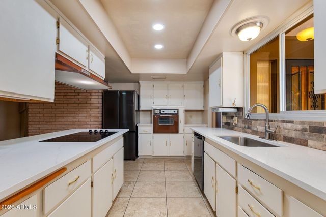 212 E MINTON Drive, Tempe, AZ 85282