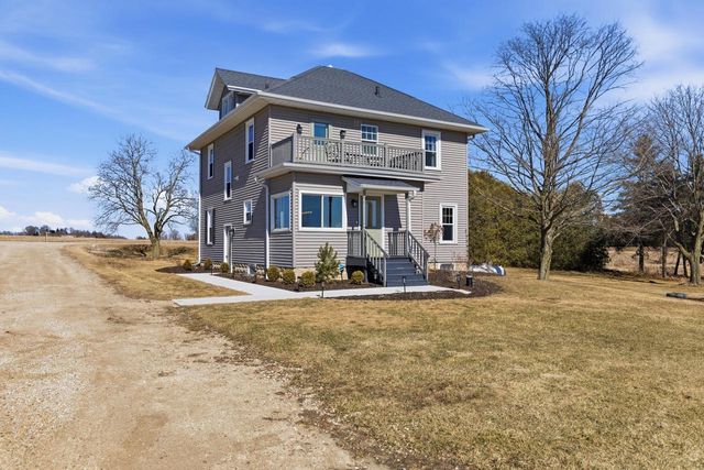 W4037 COUNTY ROAD RR, Cedar Grove, WI 53013