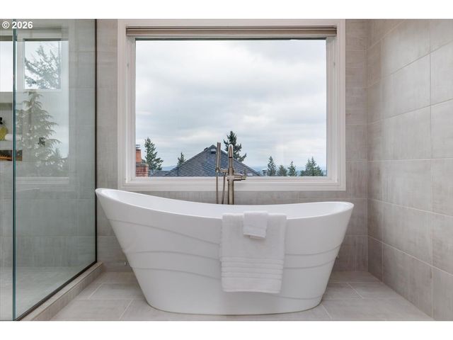 2157 MARYLWOOD Ct, West Linn, OR 97068