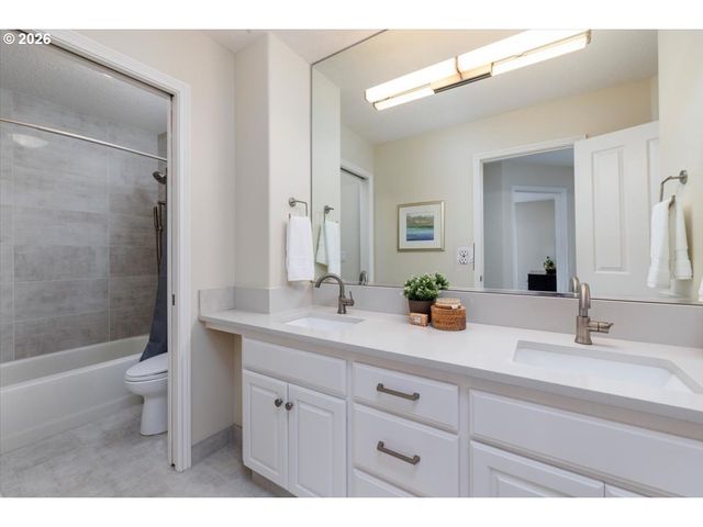 2157 MARYLWOOD Ct, West Linn, OR 97068