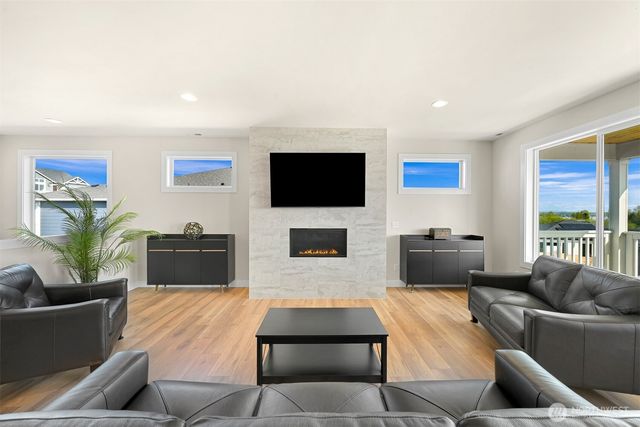 5423 Lonicera Drive, Blaine, WA 98230