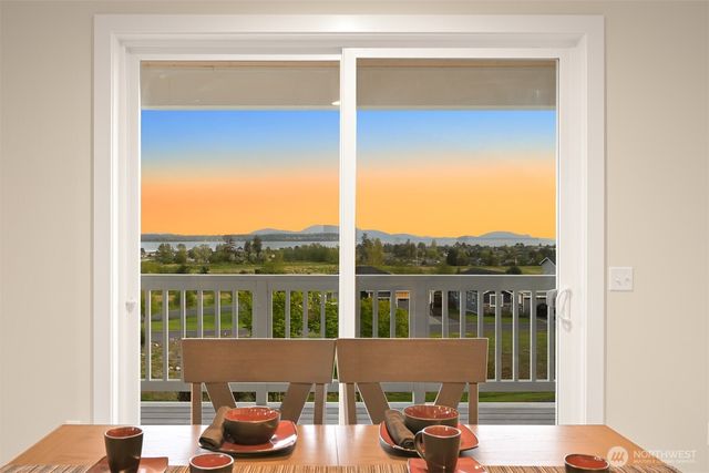 5423 Lonicera Drive, Blaine, WA 98230