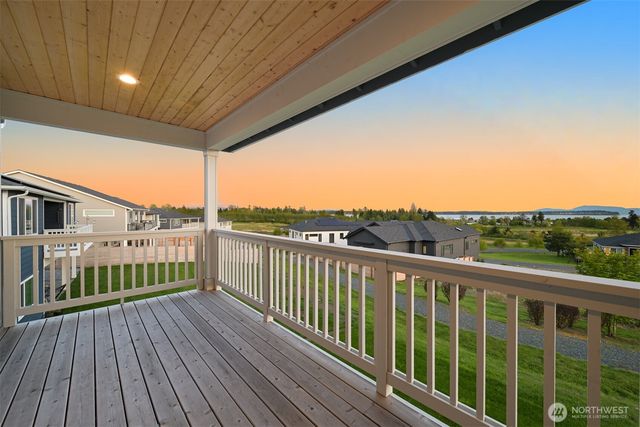 5423 Lonicera Drive, Blaine, WA 98230