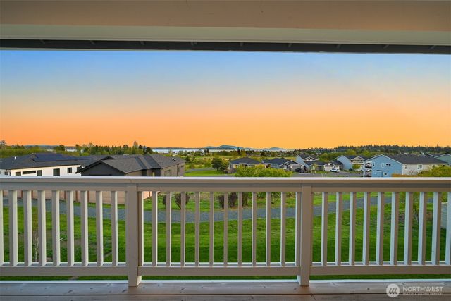 5423 Lonicera Drive, Blaine, WA 98230