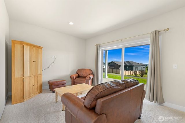 5423 Lonicera Drive, Blaine, WA 98230