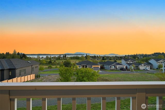 5423 Lonicera Drive, Blaine, WA 98230