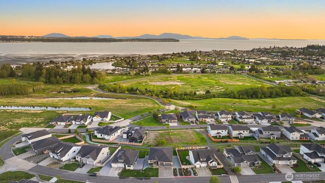 5423 Lonicera Drive, Blaine, WA 98230