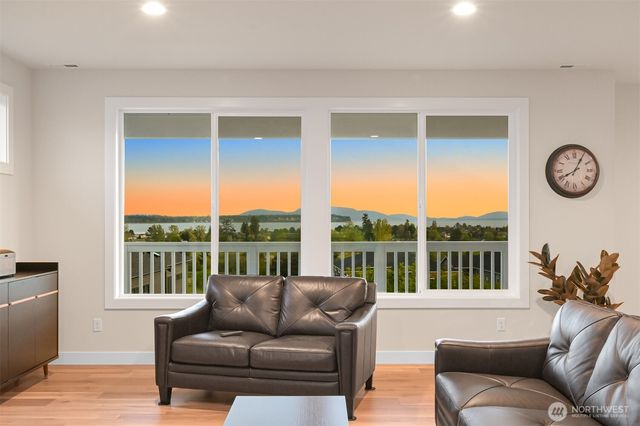 5423 Lonicera Drive, Blaine, WA 98230