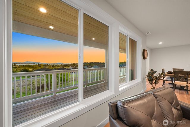 5423 Lonicera Drive, Blaine, WA 98230