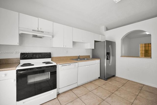 6900 NW 179th Street 1041, Hialeah, FL 33015