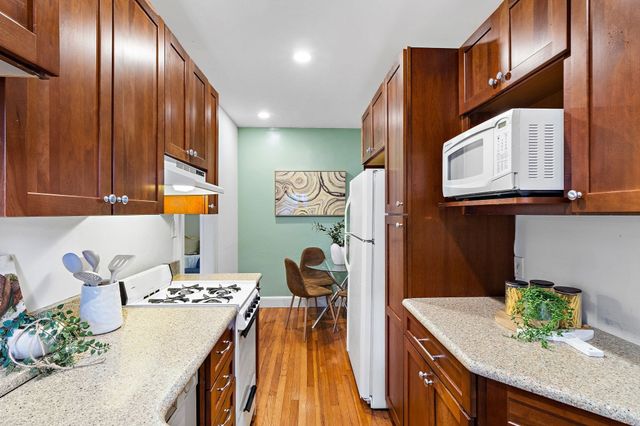 393 Broadway 8, Cambridge, MA 02139
