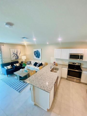 440 NW 11th Ave 1, Florida City, FL 33034
