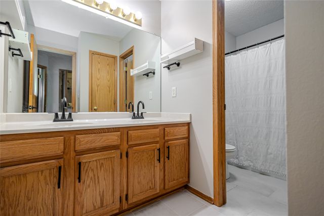 4425 Mills Civic Parkway 503, West Des Moines, IA 50265