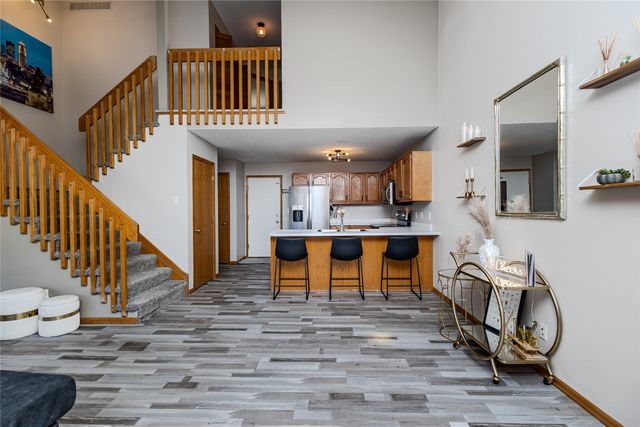 4425 Mills Civic Parkway 503, West Des Moines, IA 50265