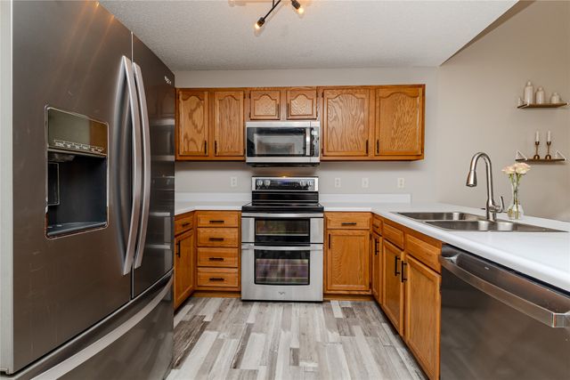 4425 Mills Civic Parkway 503, West Des Moines, IA 50265