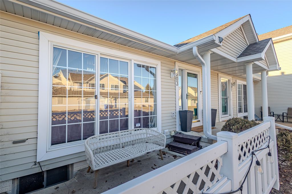 4425 Mills Civic Parkway 503, West Des Moines, IA 50265