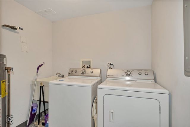 13129 Timber Trail 202, Palos Heights, IL 60463