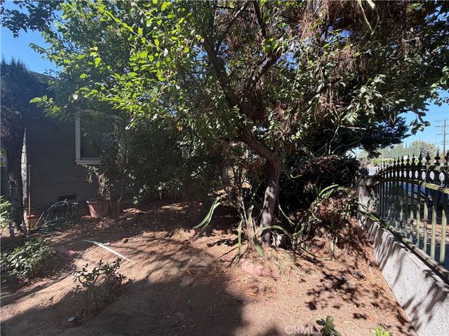 18750 Nordhoff, Los Angeles, CA 91324