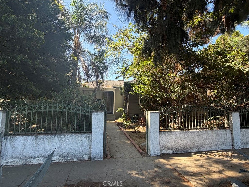 18750 Nordhoff, Los Angeles, CA 91324