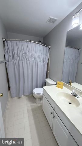 6821 AVALON ISLE WAY, Gainesville, VA 20155