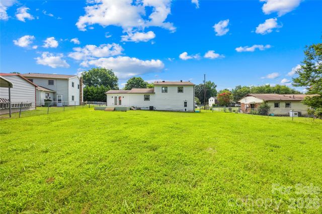 102 Wingate Drive, Stanley, NC 28164