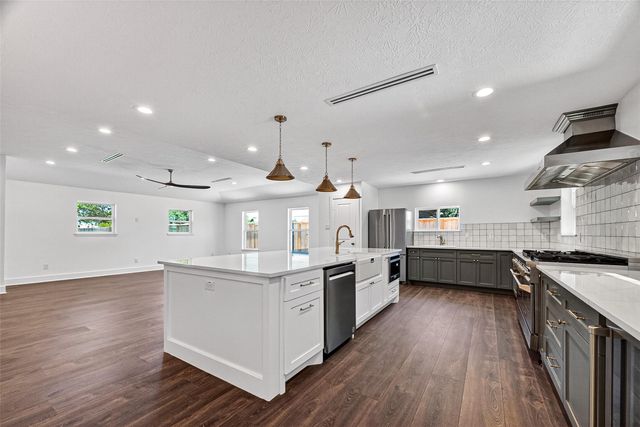 1338 Seaspray Court, Houston, TX 77008