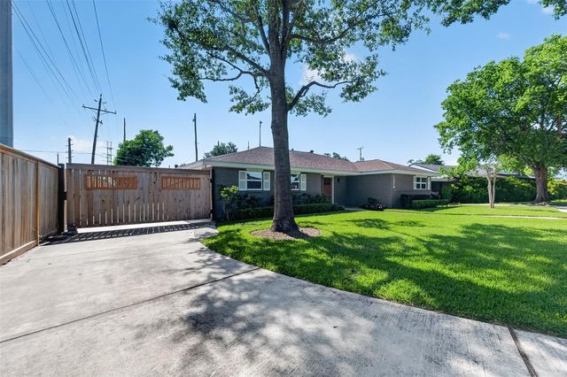1338 Seaspray Court, Houston, TX 77008