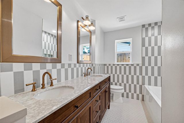 1338 Seaspray Court, Houston, TX 77008