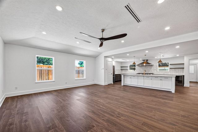 1338 Seaspray Court, Houston, TX 77008