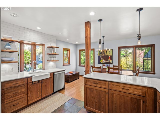 3221 Ne 38TH Ave, Portland, OR 97212