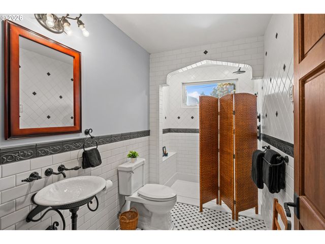 3221 Ne 38TH Ave, Portland, OR 97212