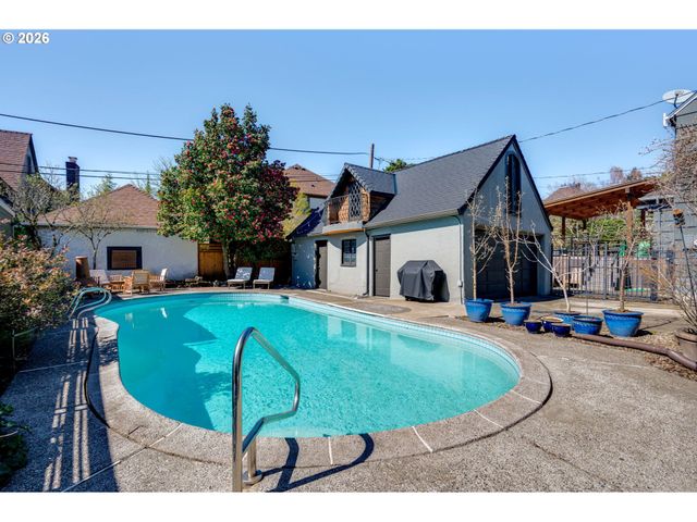 3221 Ne 38TH Ave, Portland, OR 97212