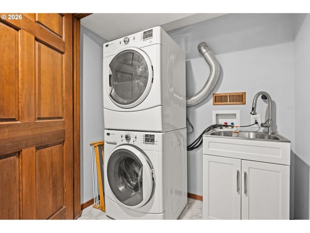 3221 Ne 38TH Ave, Portland, OR 97212