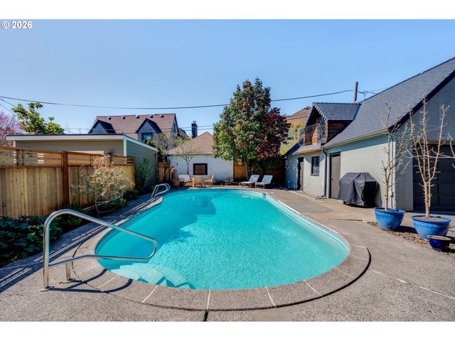 3221 Ne 38TH Ave, Portland, OR 97212