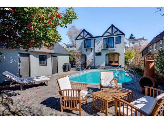 3221 Ne 38TH Ave, Portland, OR 97212