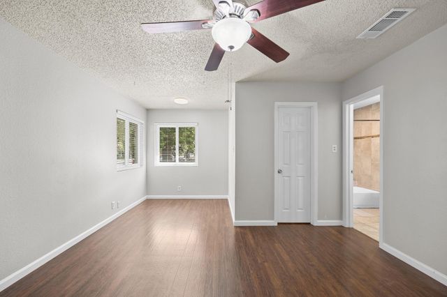 302 Splitrock ST, Round Rock, TX 78681