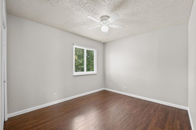 302 Splitrock ST, Round Rock, TX 78681