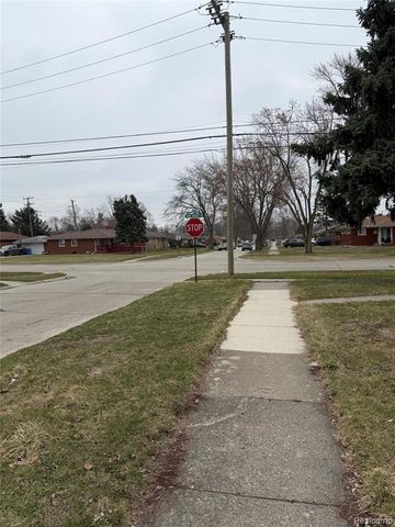 8225 Lochdale Street, Dearborn Heights, MI 48127