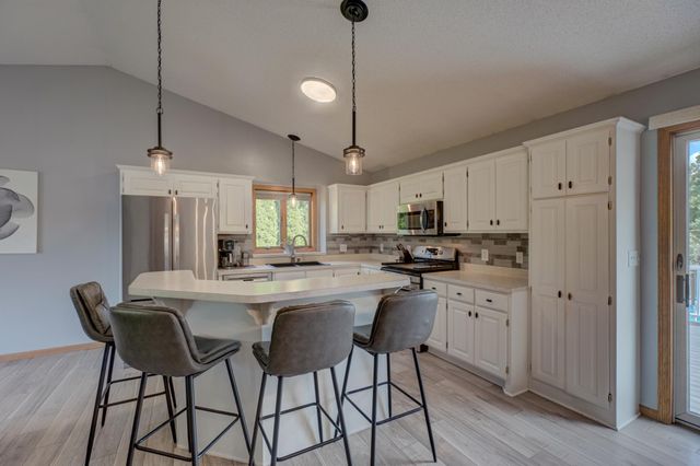 940 Leroy Lane, River Falls, WI 54022