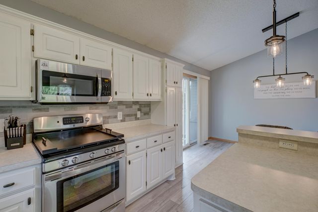 940 Leroy Lane, River Falls, WI 54022