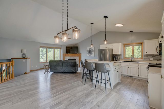 940 Leroy Lane, River Falls, WI 54022