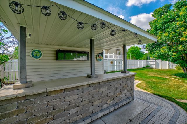 940 Leroy Lane, River Falls, WI 54022