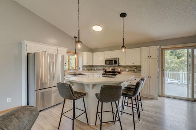 940 Leroy Lane, River Falls, WI 54022