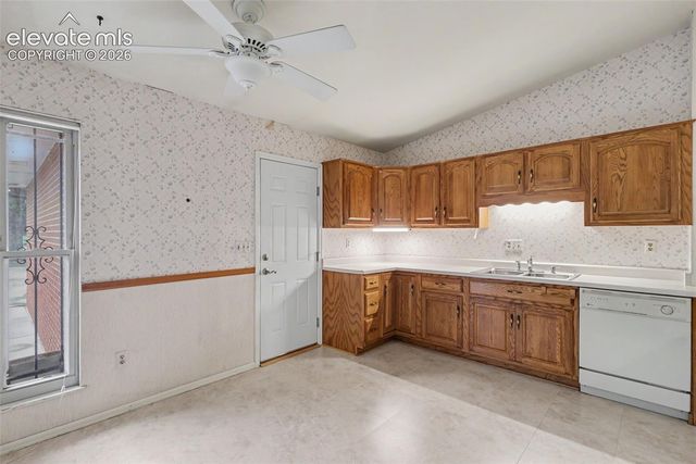 538 Lakewood Circle, Colorado Springs, CO 80910