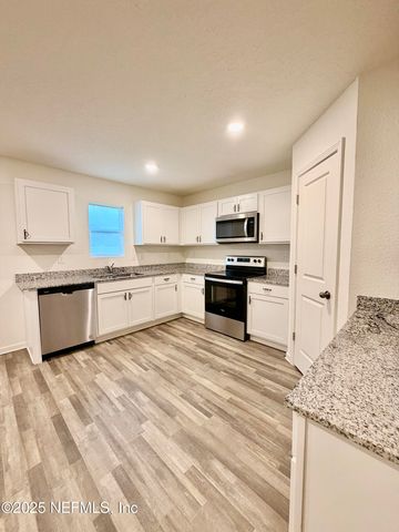 570 INDEPENDENCE Drive, Macclenny, FL 32063