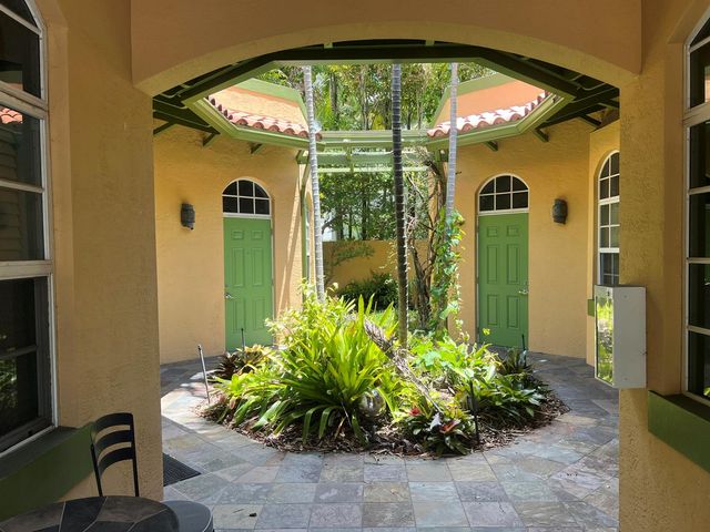 720 NE 3rd, Fort Lauderdale, FL 33304
