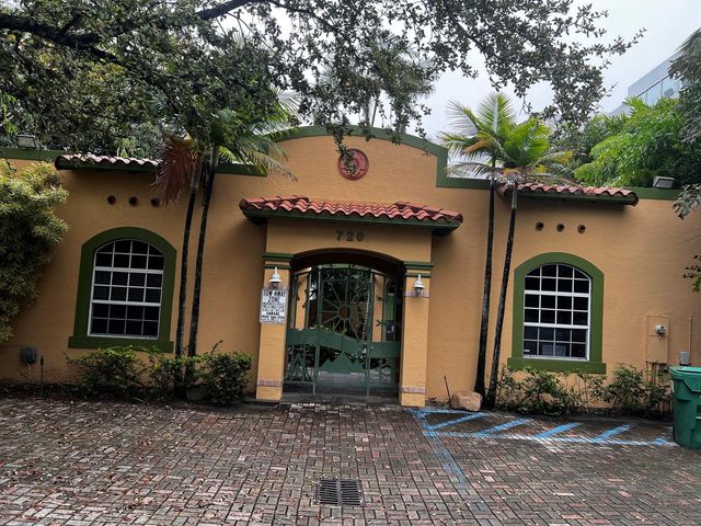 720 NE 3rd, Fort Lauderdale, FL 33304