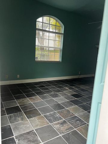 720 NE 3rd, Fort Lauderdale, FL 33304