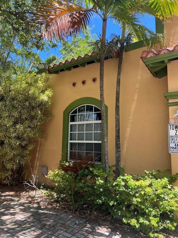 720 NE 3rd, Fort Lauderdale, FL 33304